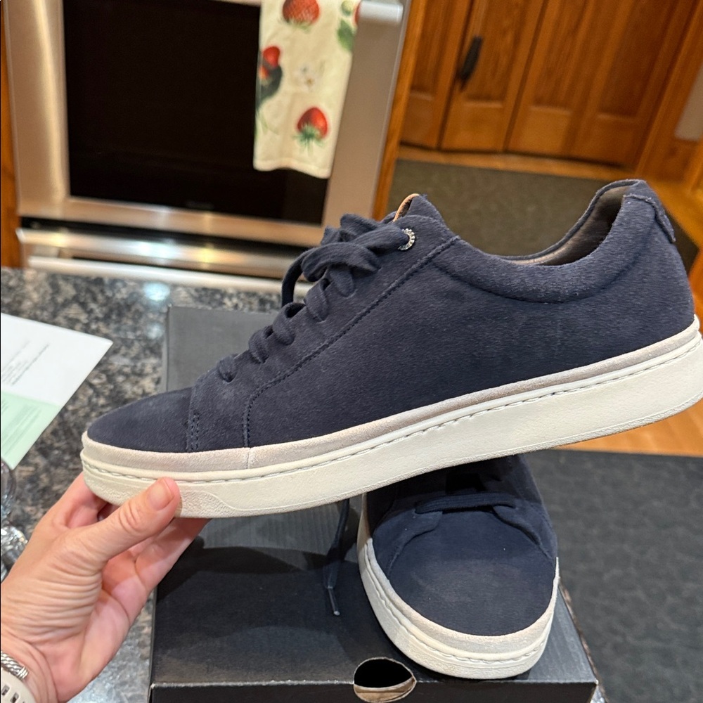 UGG Men's Dark Blue Sneakers - Picture 3 of 4
